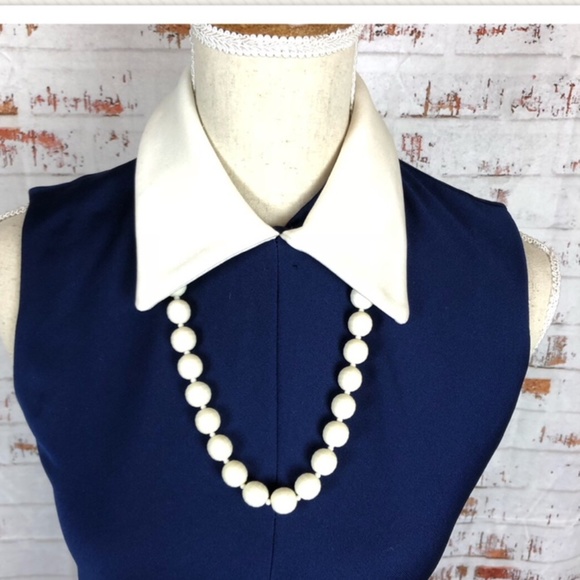 ILGWU White Pointed Lapel Navy Blue Sheath Dress - Picture 3 of 7